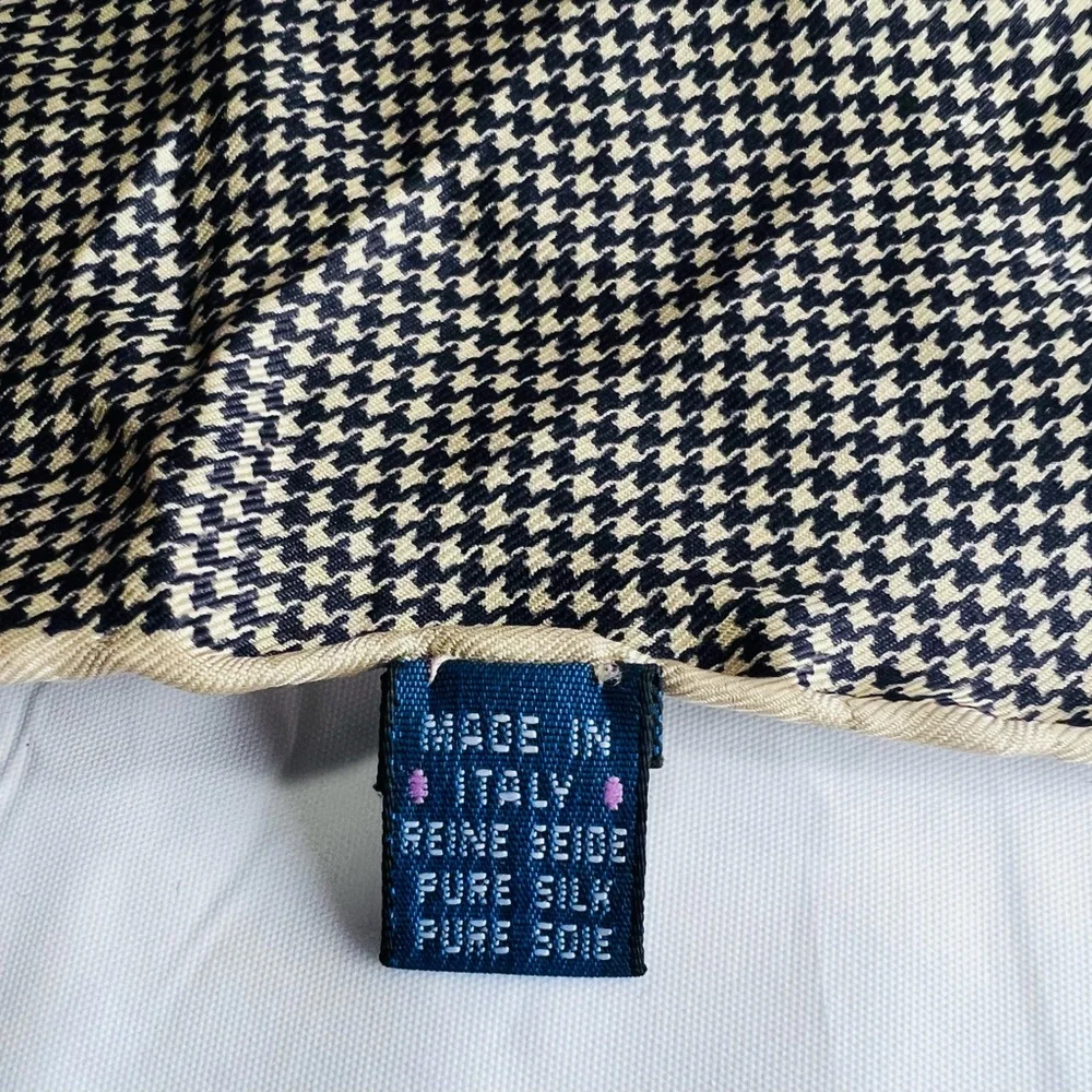 100% Authentic Burberry Check Silk Scarf - Picture 9 of 11